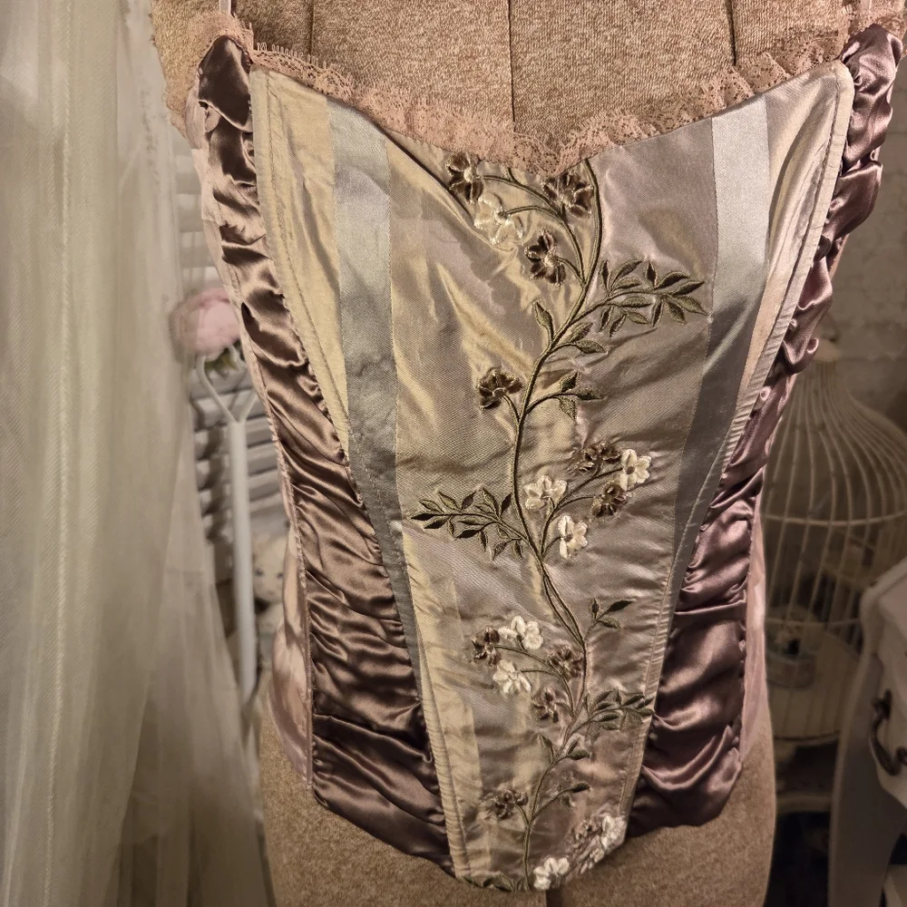 ♡ nwt rare vintage floral ren corset ♡ - Picture 2 of 6